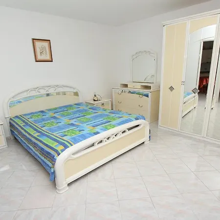 Filip Apartment *