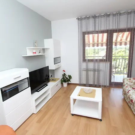 Filip Apartment *